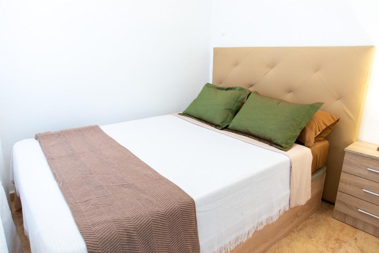 Holiday Suite Caballero De Rodas 92 Торевиеха Екстериор снимка